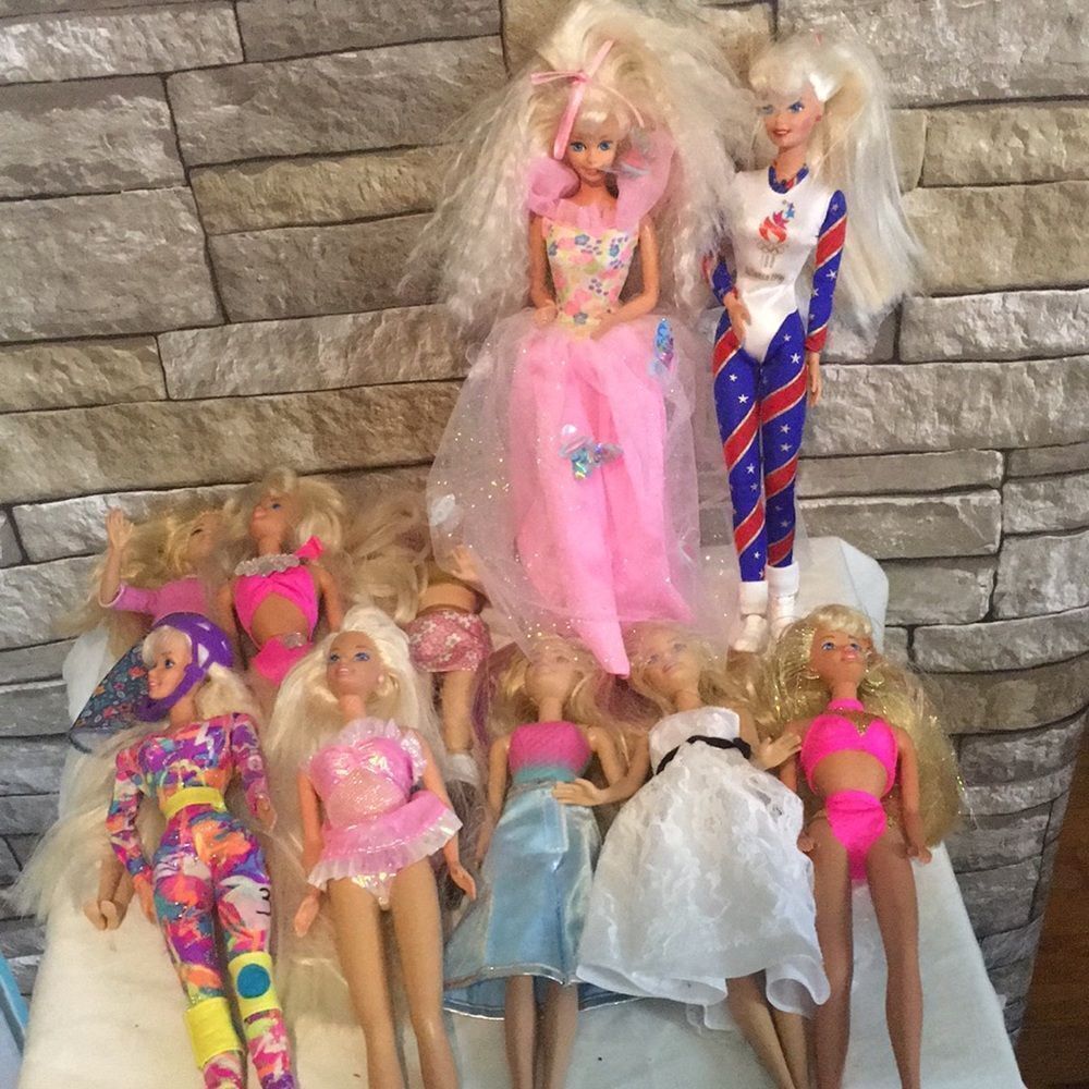 Vintage Barbie Bundle - Picture 2 of 11